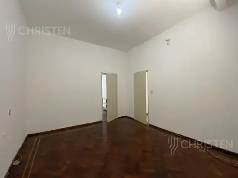 Casa 5 ambientes con 1 baño