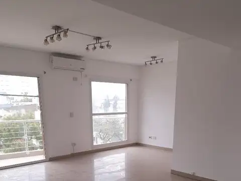 Avenida Gales 74 , Piso 1