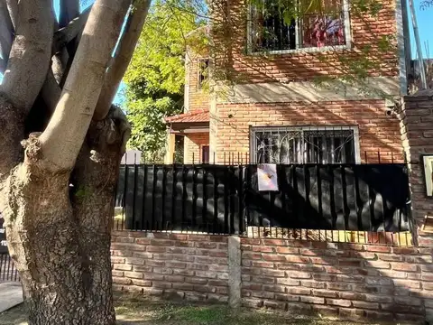 VENTA Casa 4 Ambientes en lote de 366m2 - San José