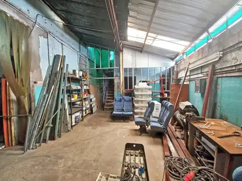 Venta Galpon 500m2 con Locales al Frente, Depositos y Entrep