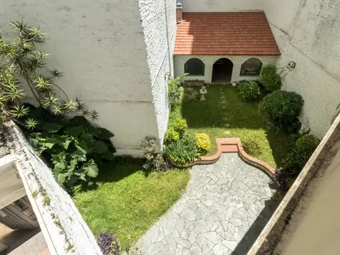 CASA 8 AMBIENTES EN VENTA BARRACAS