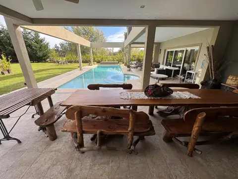 Casa en Alquiler en Estancias Del Pilar, USD 12.000