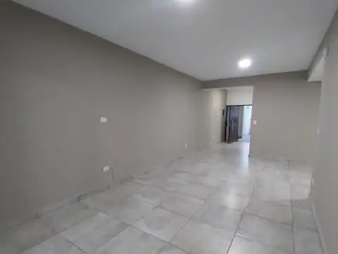 Depto Tipo Casa en Alquiler con 1 cocheras