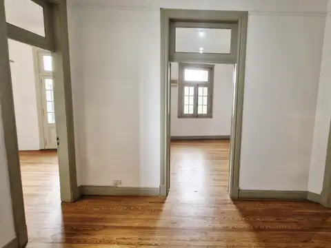 ALQUILER - DPTO 5 AMBIENTES - SEMI PISO - USO PROFESIONAL - SUBTE A