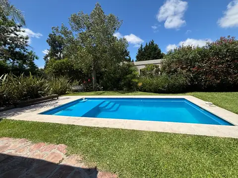 Casa 4 ambientes con 3 baños