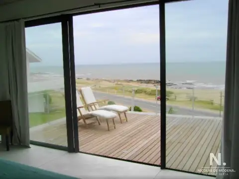 Excelente casa Ubicada en El Chorro frente al mar.