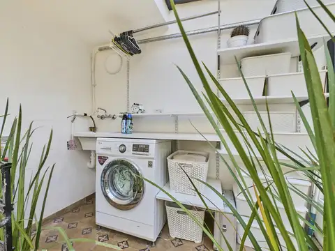Depto Tipo Casa en Venta 90 años