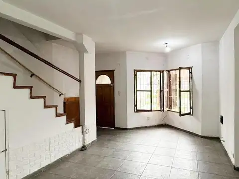 Depto Tipo Casa en Venta de 3 ambientes