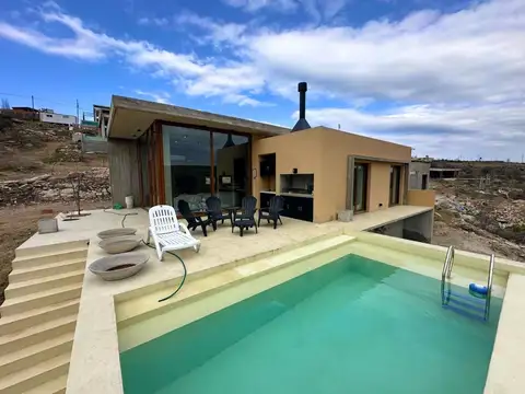 VENTA CASA VILLA GIARDINO 2 DORM PILETA FRENTE RIO