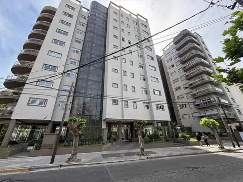 Venta depto de 4 amb, 2 cocheras  Ramos Mejia
