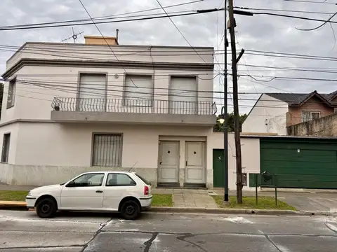 Venta PH 1er. piso con terraza y cochera Florida O