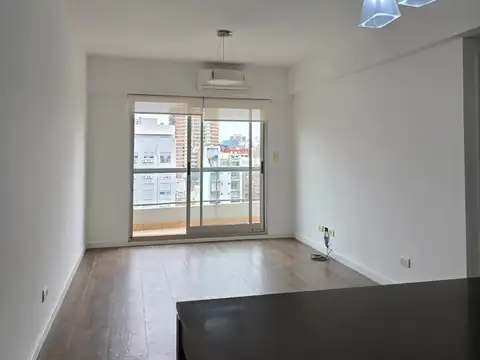 EXCELENTE SEMIPISO DE 3 AMBIENTES CON COCHERA