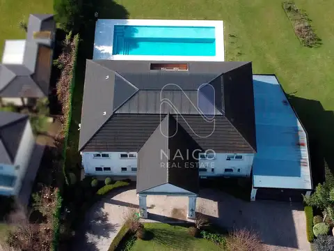 Casa en Venta con 8 cocheras