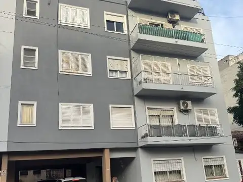 Departamento con cochera doble