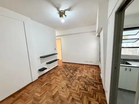 Departamento en Alquiler en Parque Centenario, $ 750.000