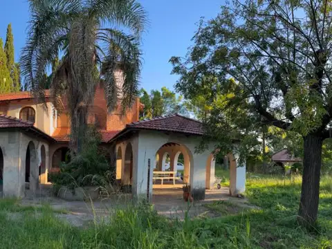 REAL OPORTUNIDAD. Casa quinta - A metros de Circunvalación y Autopista Santa Fe