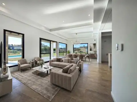 Casa en Venta con 4 cocheras
