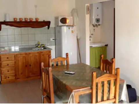 Casa 2 ambientes con 1 baño
