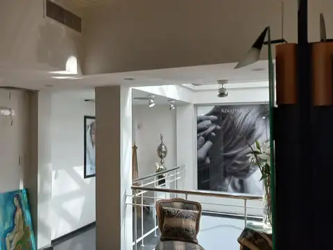 Excelente local Comercial en lote propio, en venta  en el  Microcentro de ciudad de La Plata
