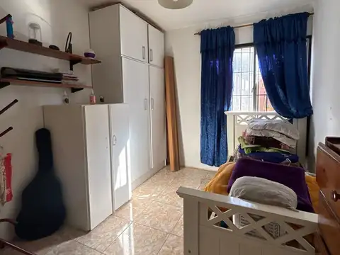 Casa 7 ambientes con 2 baños