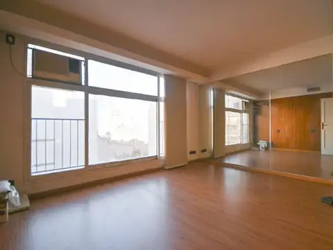 Venta oficina 3 amb en San Nicolas con cochera