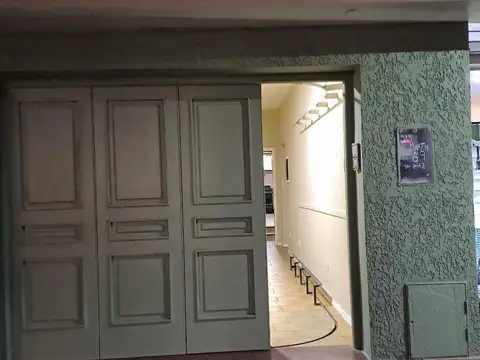 CASA EN EXCELENTE UBICACION