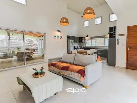 Casa en Venta con 1 cochera