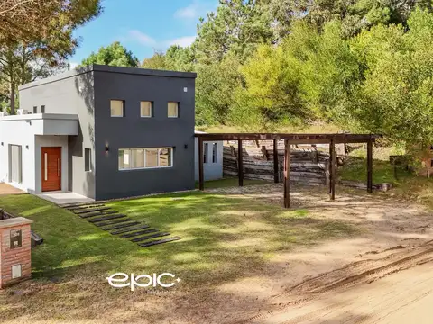 Casa en Barrio Costa Esmeralda