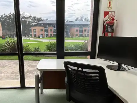 Oficina en Alquiler en Pilar, USD 710