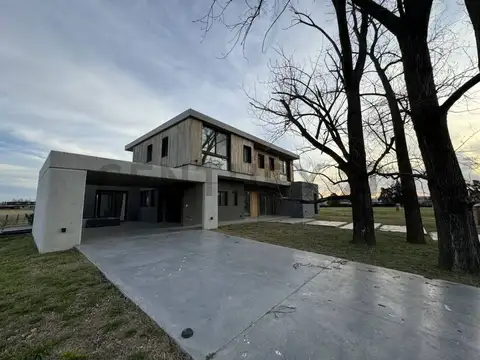 VENTA CASA  - BARRIO PILARA