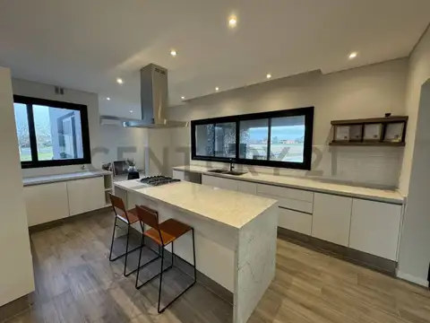 Casa en Venta en Pilar, USD 860.000