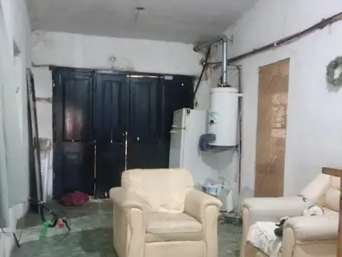 Casa 6 ambientes con 1 baño