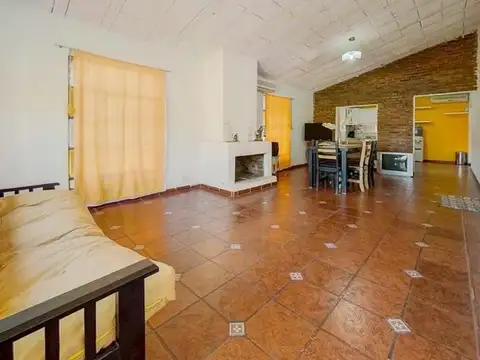 Casa 3 ambientes con 2 baños