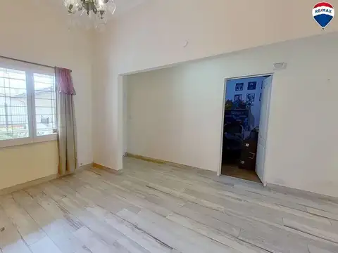 VENTA CASA 5 AMBIENTES PILETA Y COCHERA QUILMES