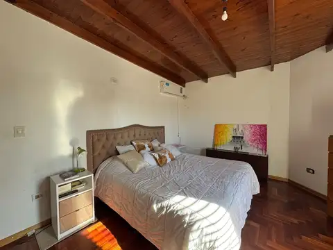 CASA EN VENTA EN LOS TALAS BERISSO 4 DORMITORIOS
