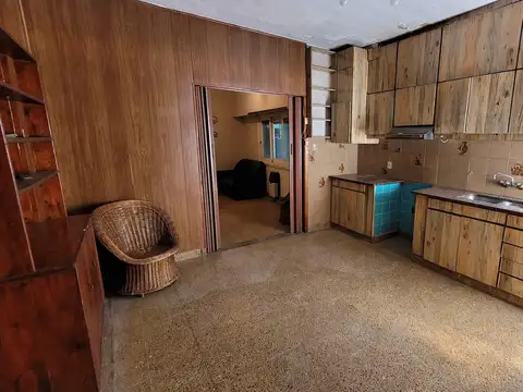 Casa 3 ambientes con cochera en Venta - Morón
