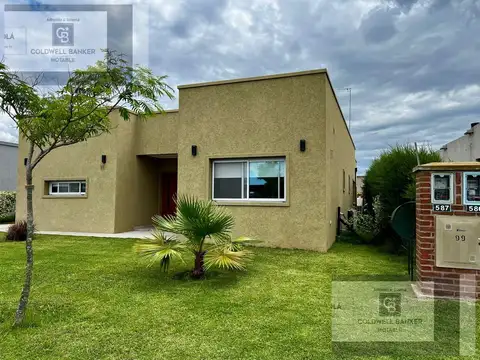 Casa venta 5 Amb Pilar Del Este S.Ramon Jardín, Quincho,Pileta