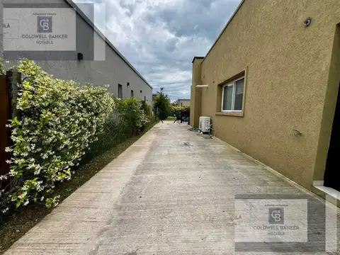 Casa 5 ambientes con 3 baños