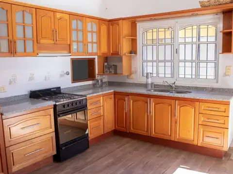 Hipólito Irigoyen 44
