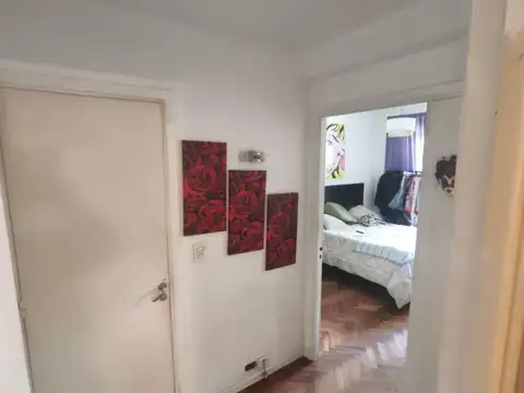 Semipiso de 3 Ambientes con Dependencia a La Venta - Av. Juramento
