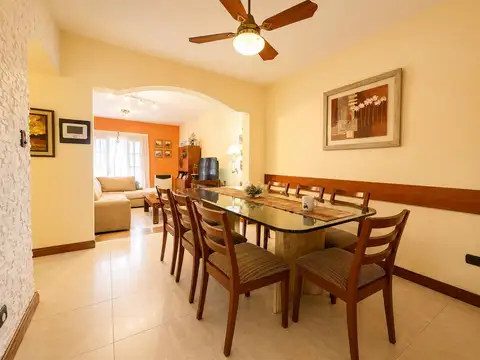 Casa 5 ambientes con 3 baños