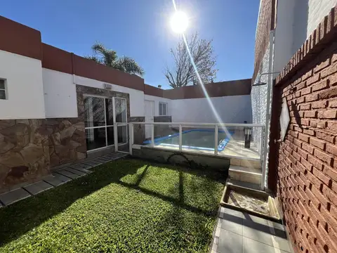 Esteban de Luca al 2600