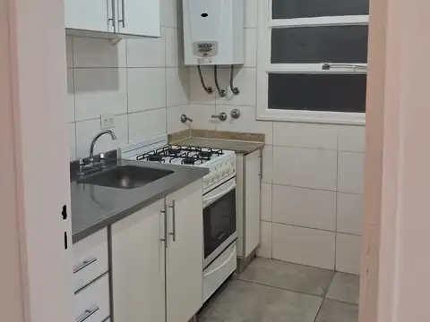 Combate De Los Pozos 600, Piso 1