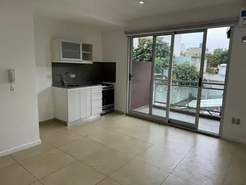 Dpto monoambiente con balcón apto profesional