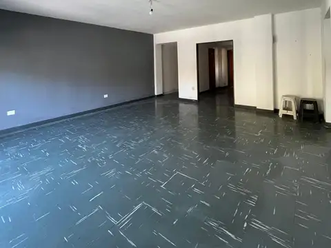 Departamento 4 ambientes frente amplio balcon corrido no paga expensas