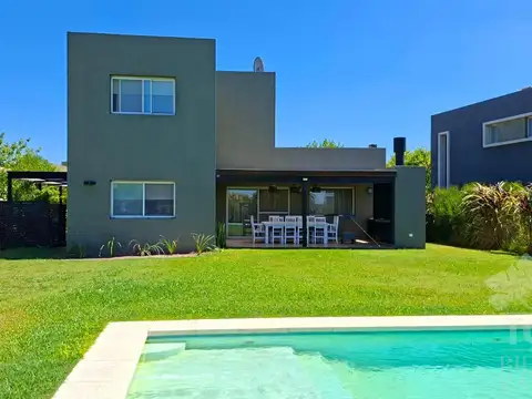 Casa en Venta en El Cantón - Barrio Puerto, USD 255.000