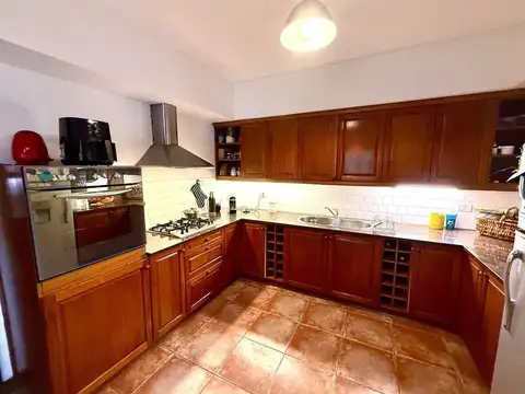 Casa 7 ambientes con 3 baños