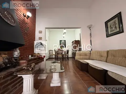 Casa en Venta con 4 cocheras