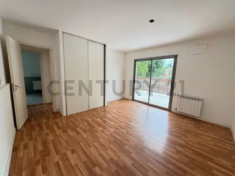 Santiago Derqui 493 400, Piso 0