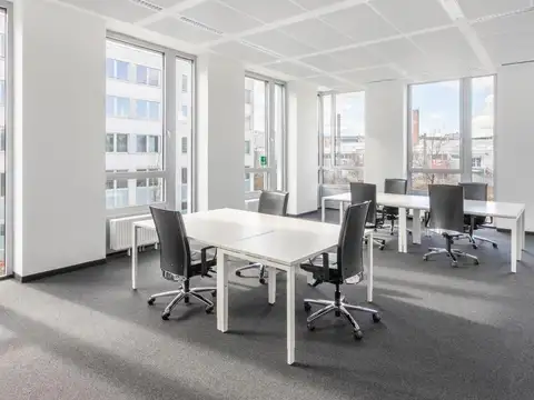 Oficina en Alquiler en Chacras de Coria, $ 1.839.042